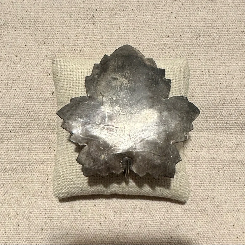 Vintage | Decor | Metal Leaf Tealight Holder